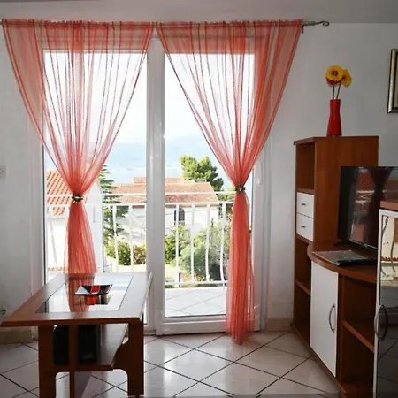 Apartments Mihovilovic - 50 M From Beach Slatine Exterior photo