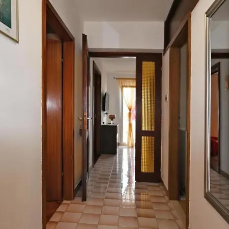 Apartments Mihovilovic - 50 M From Beach Slatine Exterior photo