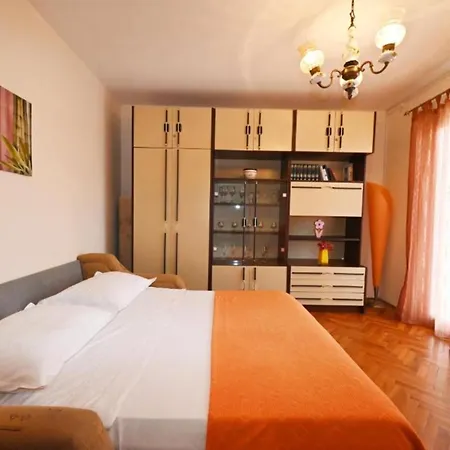 Apartments Mihovilovic - 50 M From Beach Slatine Exterior photo