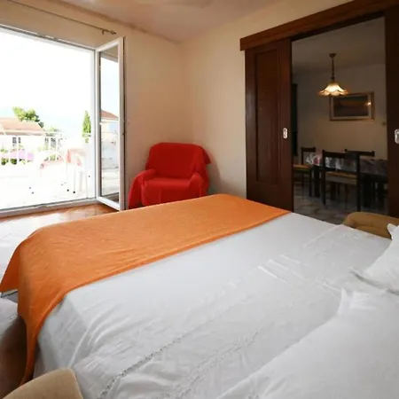 Apartments Mihovilovic - 50 M From Beach Slatine Exterior photo