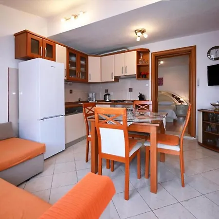 Apartments Mihovilovic - 50 M From Beach Slatine Room photo