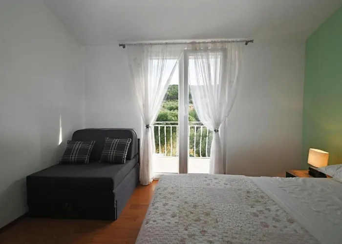 Apartments Mihovilovic - 50 M From Beach