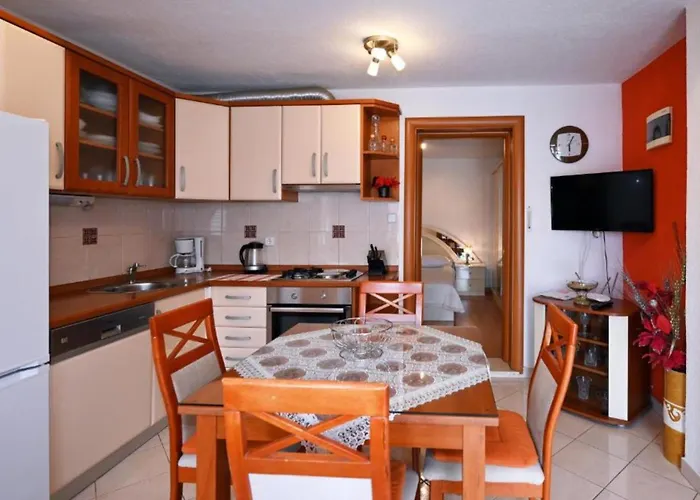 Apartments Mihovilovic - 50 M From Beach