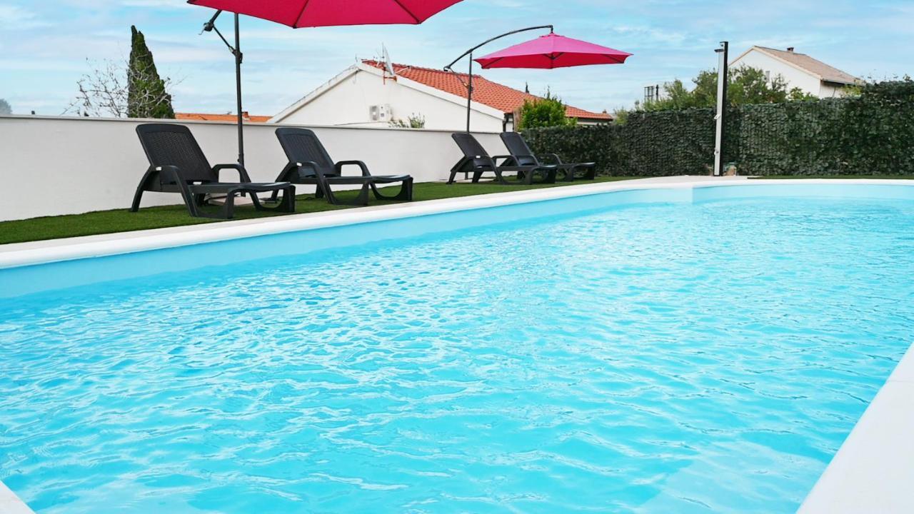 Mihovilovic - 50 M From