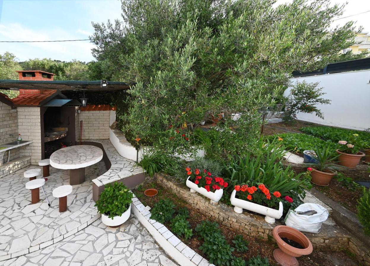 Mihovilovic - 50 M From