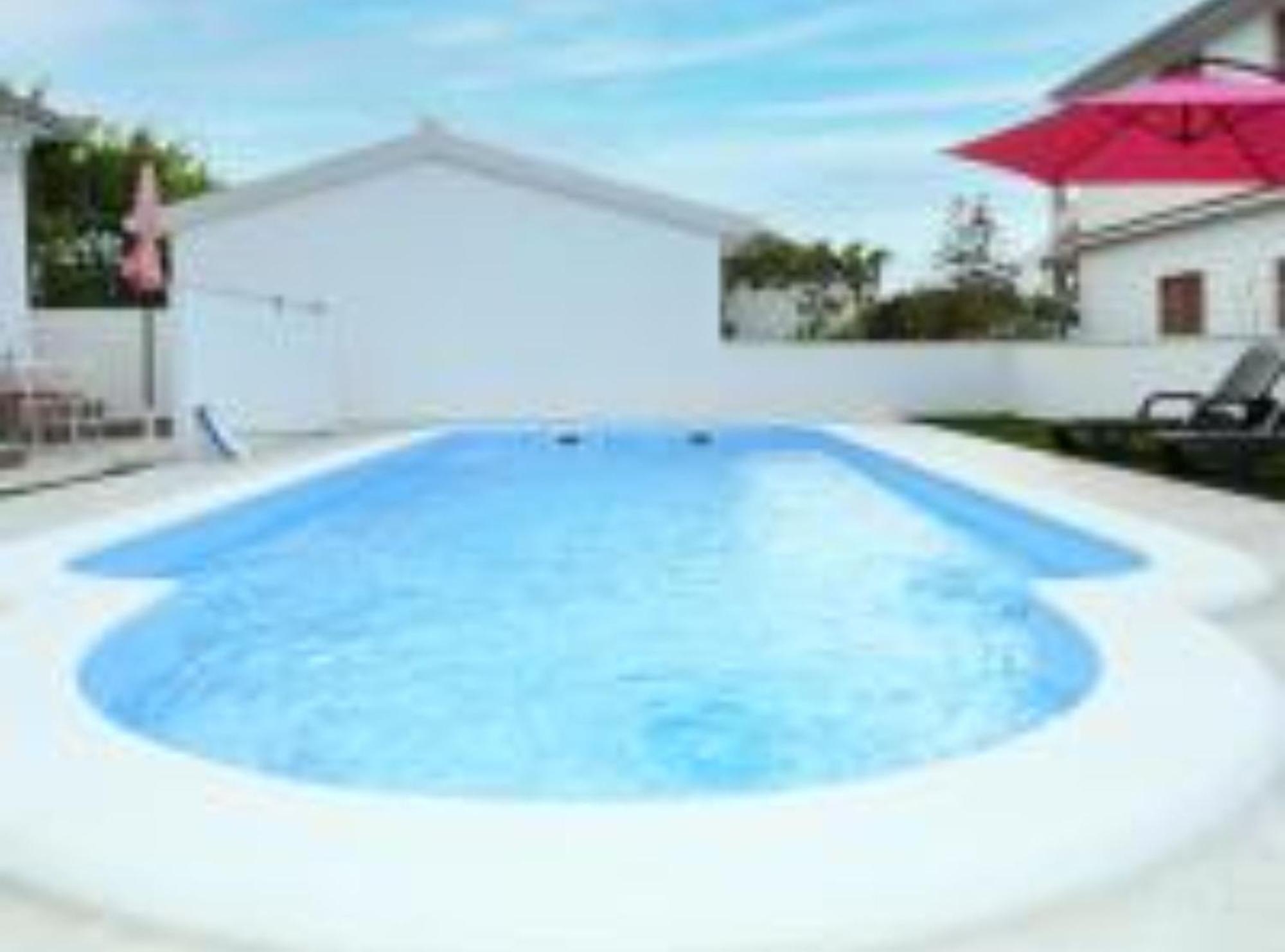 Apartment Mihovilovic - 50 M From *