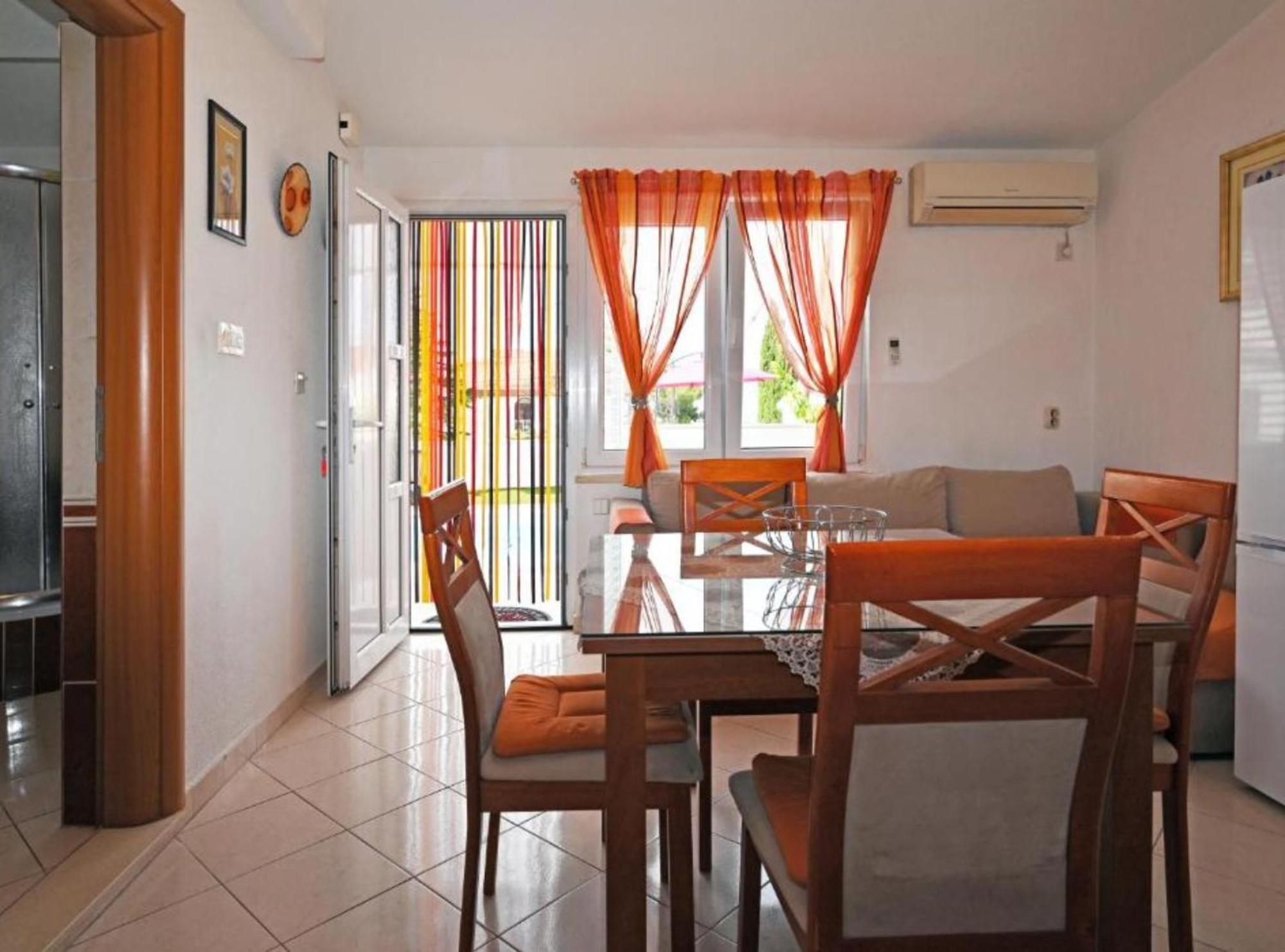 Mihovilovic - 50 M From
