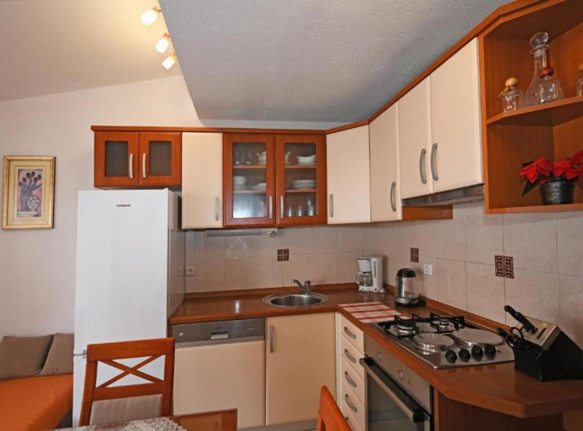 Mihovilovic - 50 M From