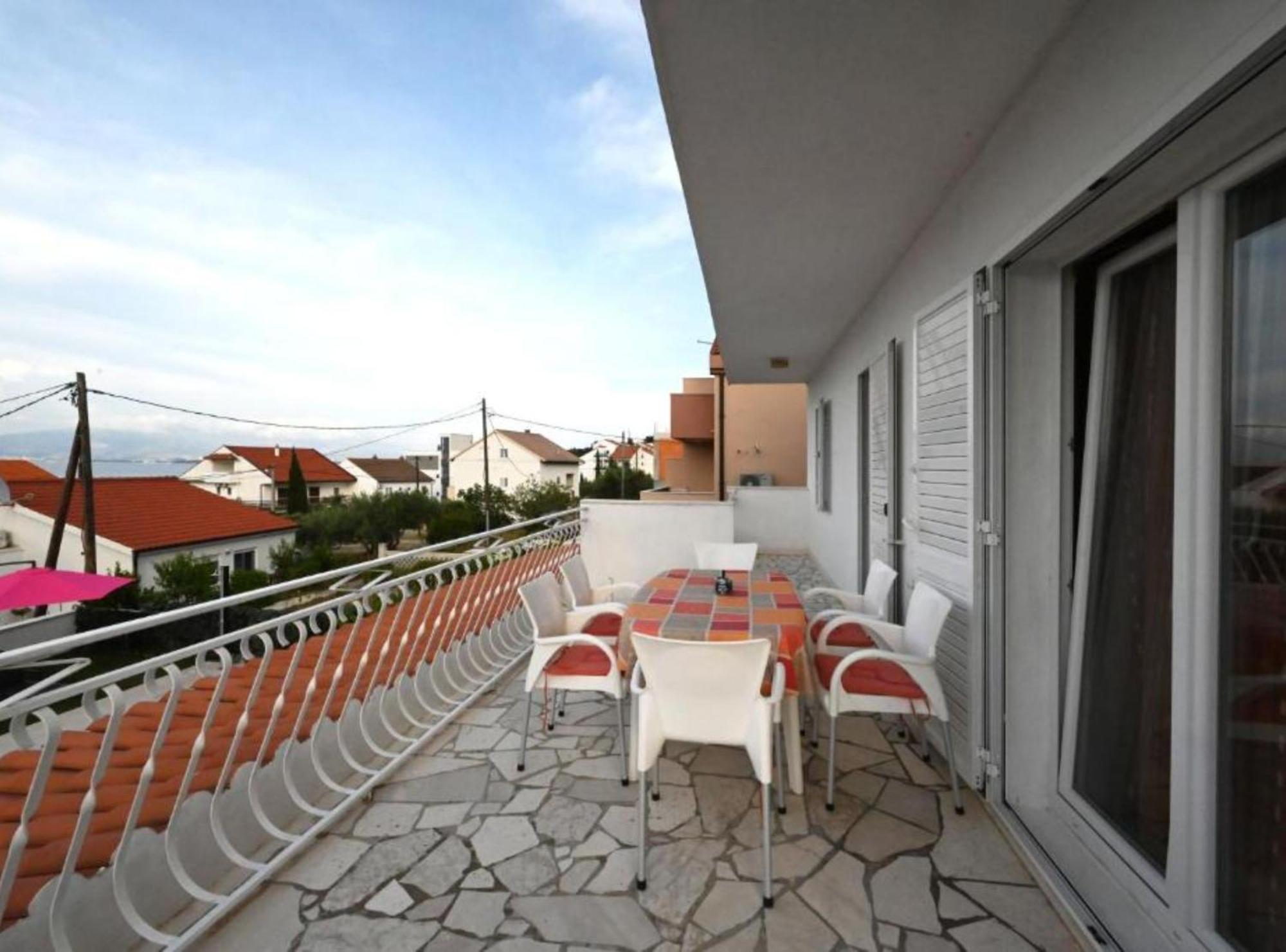 Apartment Mihovilovic - 50 M From